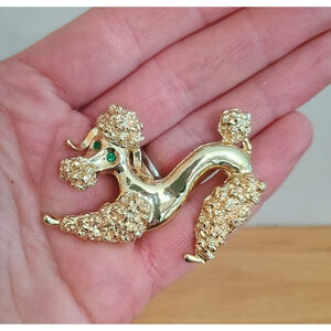 Vintage Gerrys Gold Tone Poodle Dog Brooch Pin Green Rhinestone Eyes